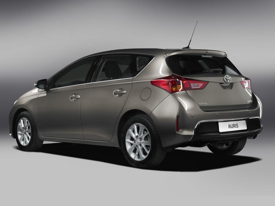  Toyota Auris 2012 года  (фото 6 из 17)